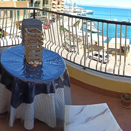 Semesterbostad Ampio Monolocale Con Balcone Fronte Mare